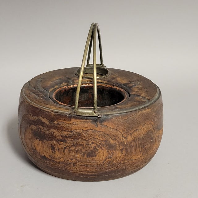 Antique Japanese Keyaki Wood Hibachi With Copper Liner, Meiji–Taishō Era For Sale - Image 4 of 7