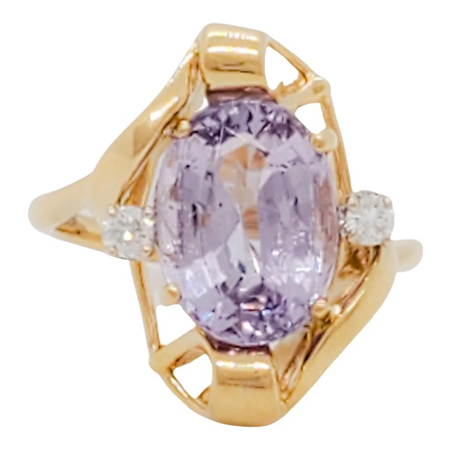 Purple Spinel and Diamond Cocktail Ring in 18k Yellow Gold, size 7.25 For Sale