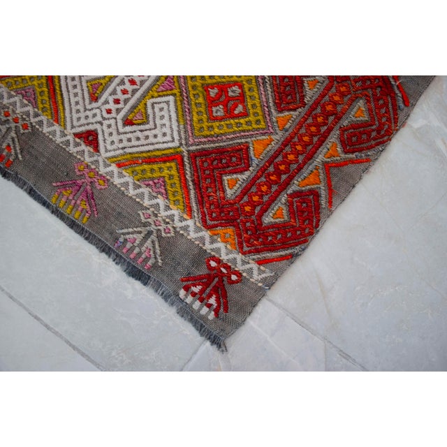 Ruby Red Hand-Made Braided Turkish Small Rug Jajim Kilim 1960s Accent Rug - 1′7″ × 2′9″ For Sale - Image 8 of 12