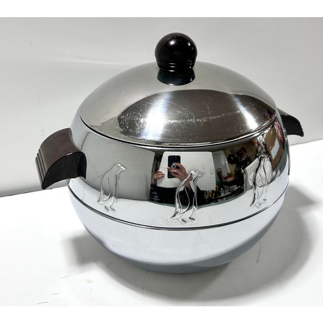 West Bend Mid Century Barware Penguin Ice Bucket by West Bend – Chrome Penguin, Retro Bar Cart Entertaining Decor, Vintage Hot & Cold Server For Sale - Image 4 of 12