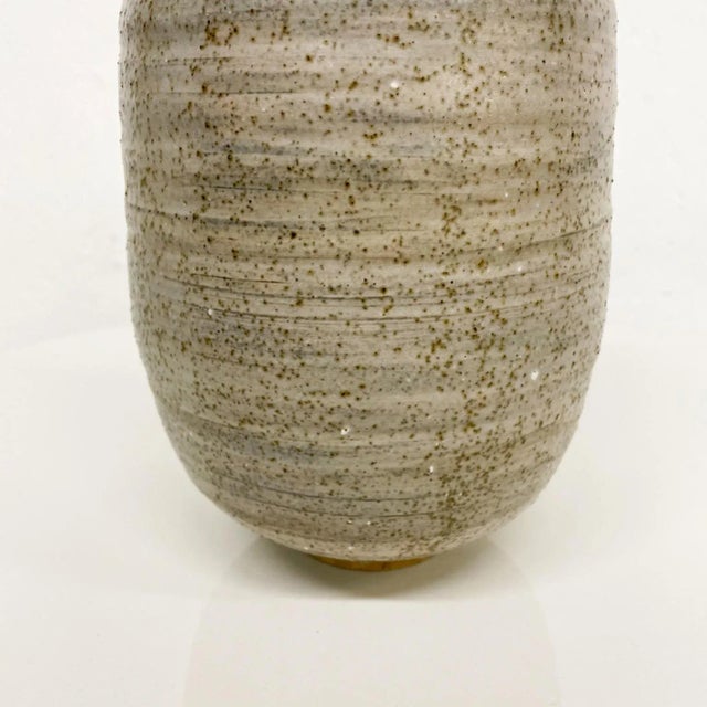 1960s Mid-Century Modern Mottled Earth Speckled Pottery Vase For Sale - Image 9 of 12