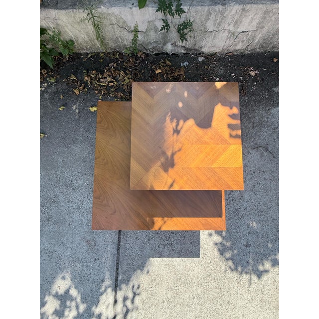 1950s Mid-Century 2 Tier Walnut and Brass Accent Corner Table by Lane Furniture For Sale - Image 5 of 16