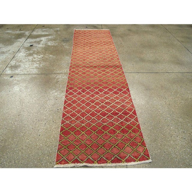 Galerie Shabab Collection Mid-20th Century Turkish Anatolian Rug For Sale - Image 4 of 9