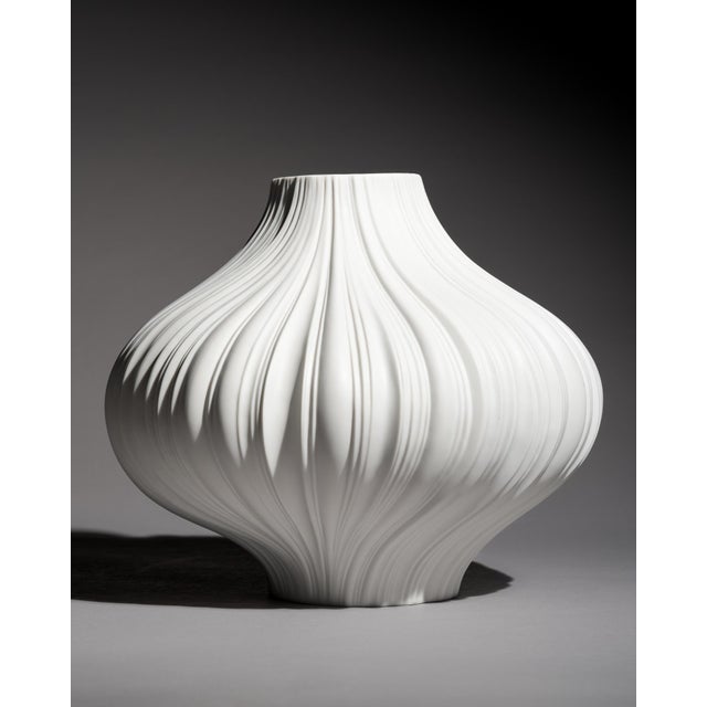 Pleated Matte White Porcelain Vase by Martin Freyer for Rosenthal, 1994 For Sale - Image 3 of 12