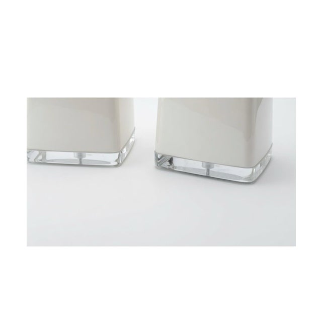 Bauer Lamp Company 1990s Regency Lucite & White Ceramic Large Scale Lamps, Pair For Sale - Image 4 of 5