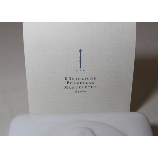 Figurative Vintage KPM German Porcelain Jewelry Cameo Dresser Box Johann Sebastian Müller For Sale - Image 3 of 8