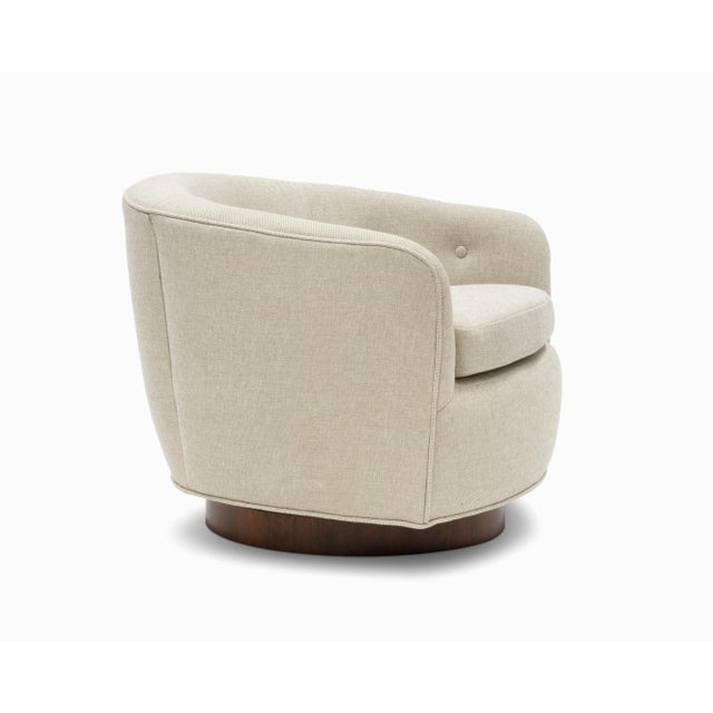 Pair of Vintage Mid Century Swivel Chairs by Milo Baughman For Sale In Los Angeles - Image 6 of 9