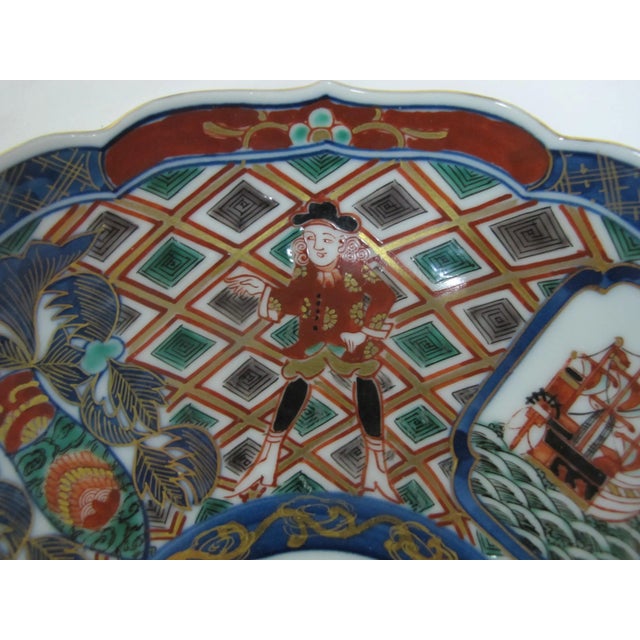 Japanese 19thc Meiji Imari Black Ship Nanban Porcelain Dutch Figure 9 3/4" Bowl For Sale - Image 4 of 8