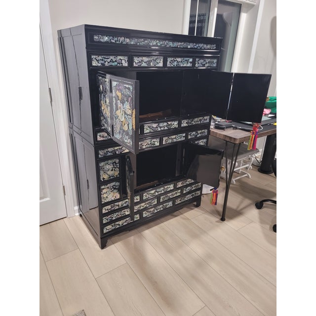 Black Vintage Korean Lacquer & Mother-of-Pearl Wardrobe Cabinet (Najeonchilgi) For Sale - Image 8 of 16