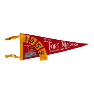 Vintage Old Fort Niagara New York Felt Flag Pennant For Sale