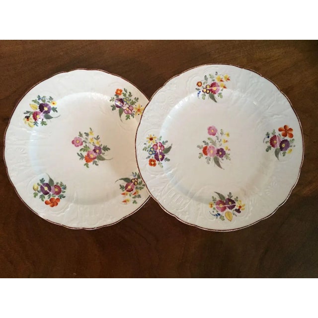 Ceramic Early 19th Century English Coalport Porcelain Plates with Floral Sprig Decoration - A Pair For Sale - Image 7 of 10