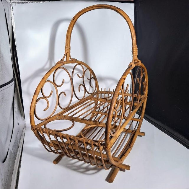 Rattan and Bamboo Magazine Rack in the style of Franco Albini, 1960s For Sale - Image 4 of 5