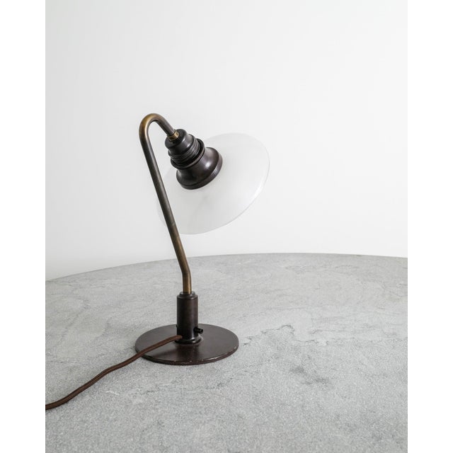 White Mid-Century Modern Danish Glass PH 2/2 Desk Lamp by Poul Henningsen for Louis Poulsen, 1930s For Sale - Image 8 of 9