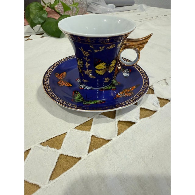 New in the original Box. Box is beat up cause of storage age. Cup's and saucers in mint Condition . With cups and saucers...