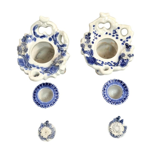 Japanese Jeweled Porcelain Chrysanthemum Inkwells, 1880, Set of 2 For Sale - Image 11 of 15