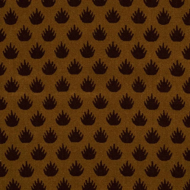Modern SAMPLE - Schumacher Coronation Velvet Fabric In Bronze For Sale - Image 3 of 4