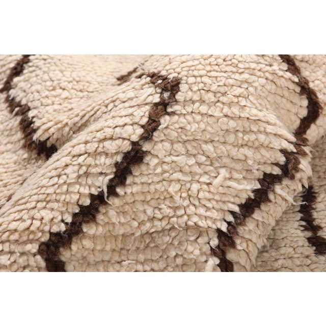 Vintage Azilal Moroccan Rug, 03'09 X 09'00 For Sale In Dallas - Image 6 of 10