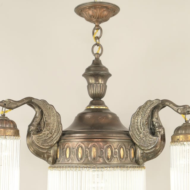 The lamp requires 3 light bulbs (socket: E-27) Creates a relaxing atmosphere and gives a cosy, non-dazzling light....