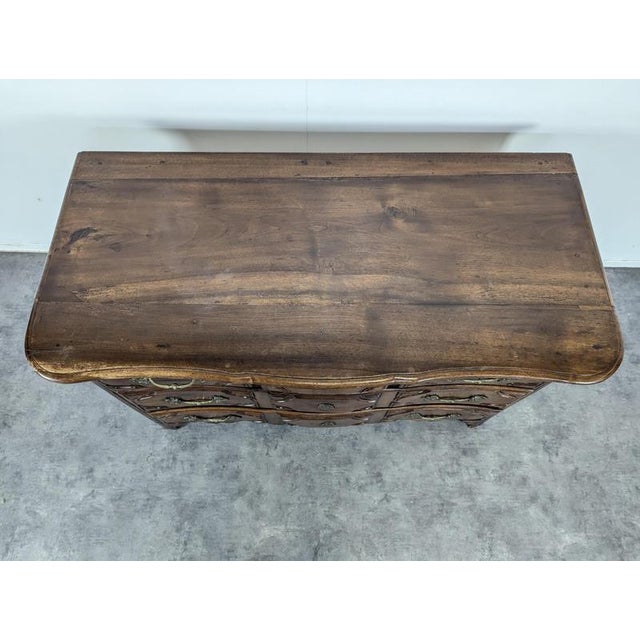 Parisian Louis XIV Chest of Drawers in Walnut For Sale - Image 5 of 11