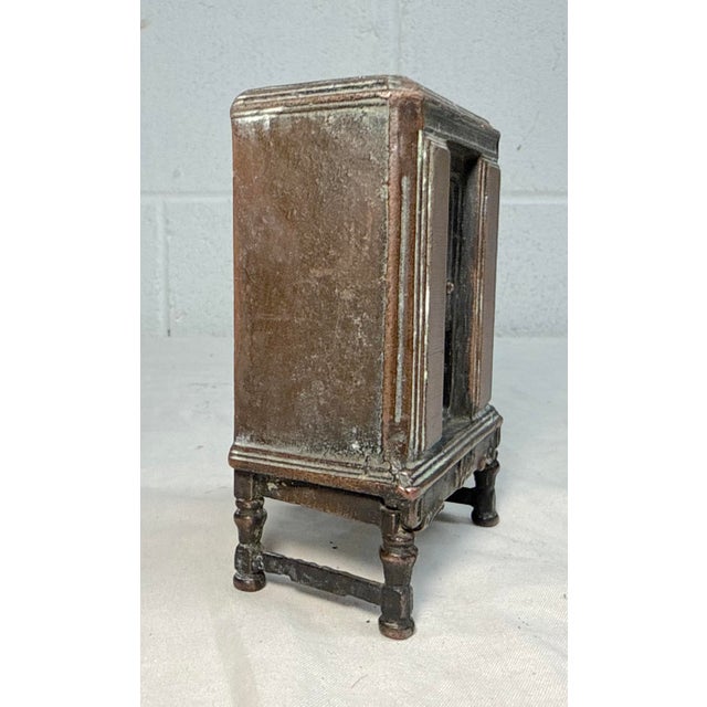 1930s Antique Arcade Bronze Cast Iron Majestic Radio Still Bank 1930 Grigsby-Grunow For Sale - Image 5 of 8