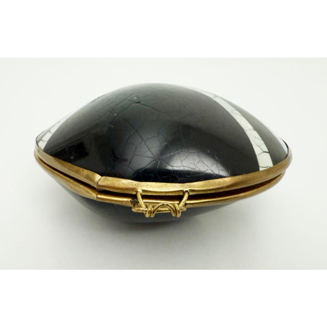 Black Clam Shell Box, Lacquered Shell and Abalone Inlay, 1960s For Sale - Image 8 of 8