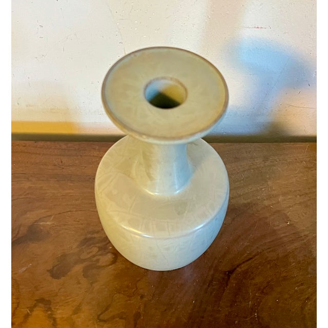 Celadon Chinese Celadon Crackle Glaze Mallet Shape Vase - Early 20th Century in the Style of Song Dynasty Imperial Ceramics For Sale - Image 8 of 14
