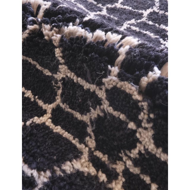 Black Moroccan Beni Mrirt Wool Rug – Contemporary Luxury for Your Home Introduce modern elegance into your space with our...