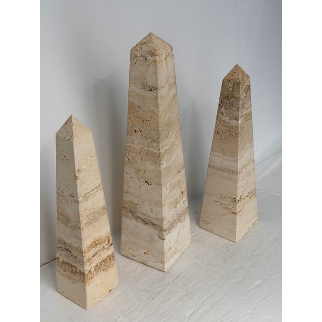 1970s F.lli Fratelli Mannelli Italian Rapolano Travertine Obelisks - A Set of 3 For Sale - Image 10 of 12