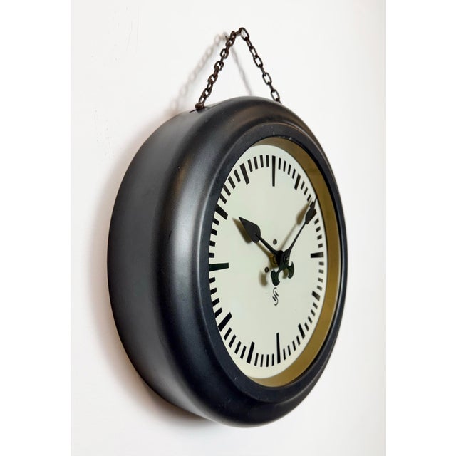 1930s Vintage Industrial Factory Wall Clock from Siemens, 1930s For Sale - Image 5 of 17