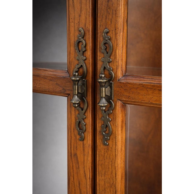 Vintage Harbor House Solid Oak Lighted Curio Cabinet With Glass Sides – Model 9630 – Adjustable Shelves For Sale - Image 4 of 12