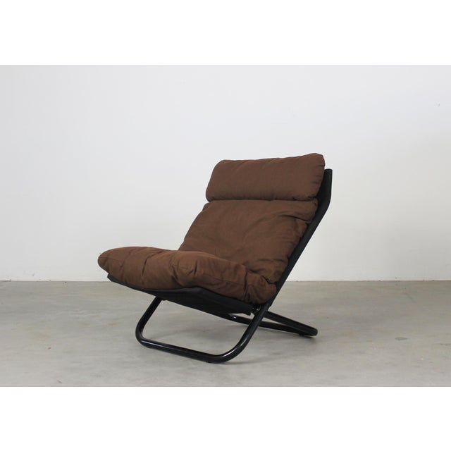 High backrest Cross armchair designed by Marcello Cuneo in 1974 and produced by Arflex in the late 1970s. The Cross...