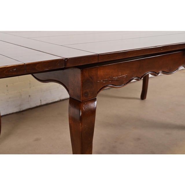 Baker Furniture Italian Provincial Maple Harvest Farm Extension Dining Table, Newly Refinished For Sale - Image 11 of 15