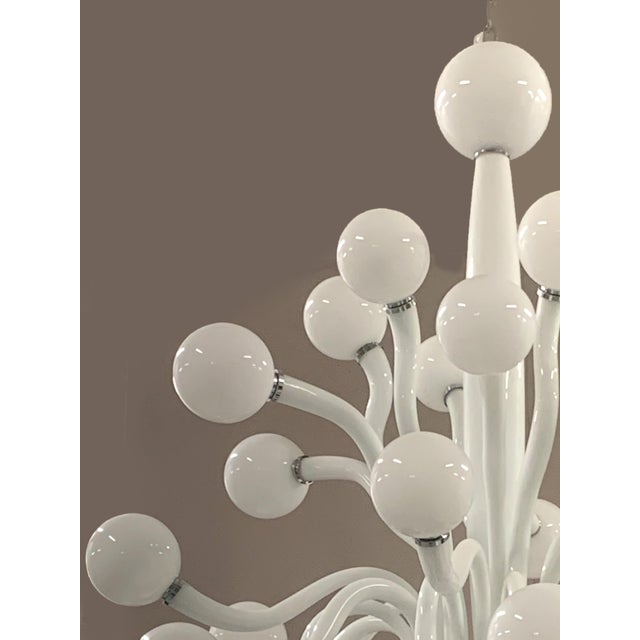 Impressive and Scenographic Pop milky-White Murano Glass Chandelier Contemporary modern Lively and joyful Murano glass...