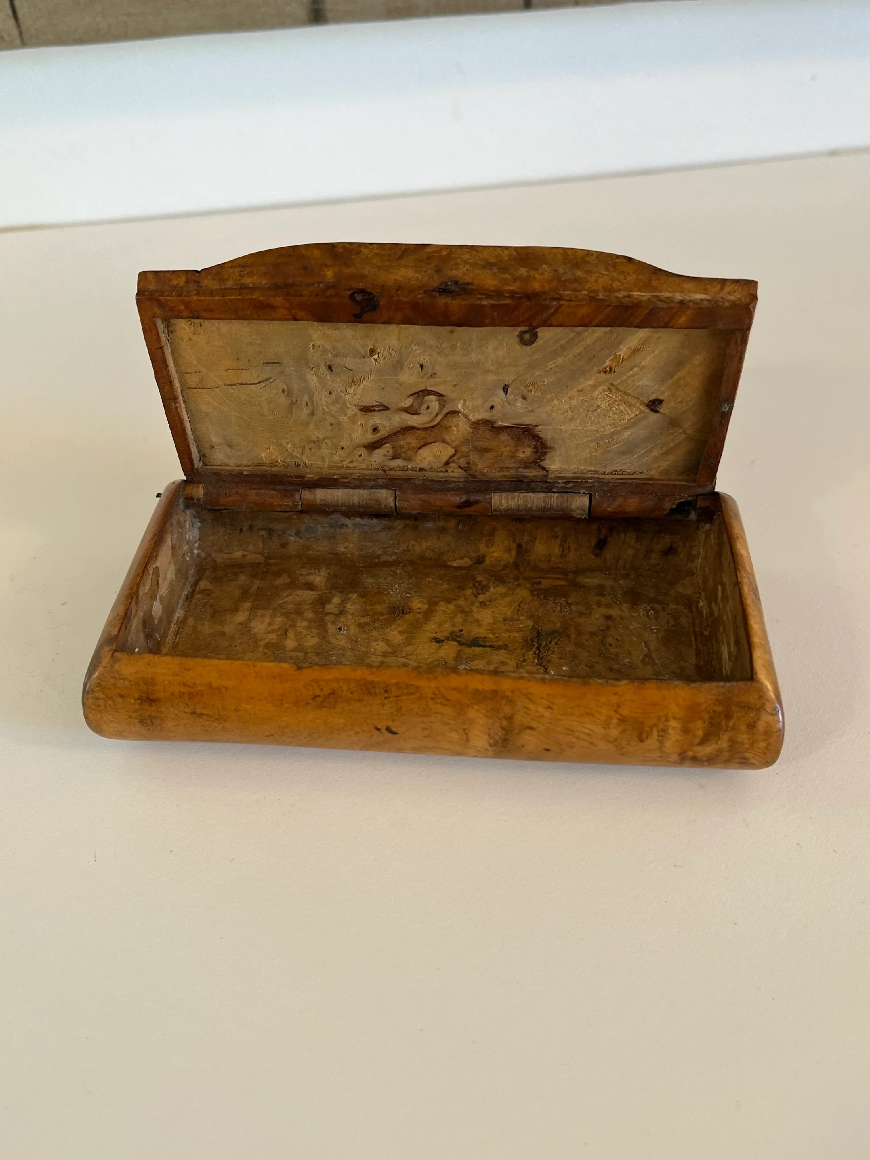 cigarette box antique Late 19th Century Burlwood Cigarette Box