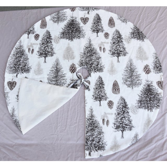 Large Custom-Tailored 53" Woodland Forest Christmas Holiday Tree Skirt For Sale - Image 4 of 5