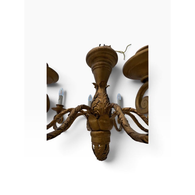 Late 20th Century Vintage Neoclassical Gold 8-Arm Acanthus Leaf Chandelier For Sale - Image 5 of 8