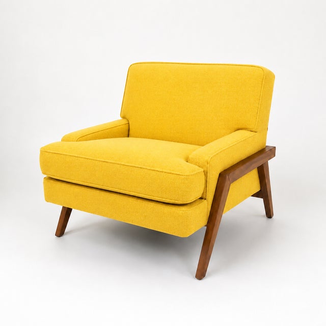 Mid Century Modern Lounge Chairs. - Pair For Sale - Image 4 of 5