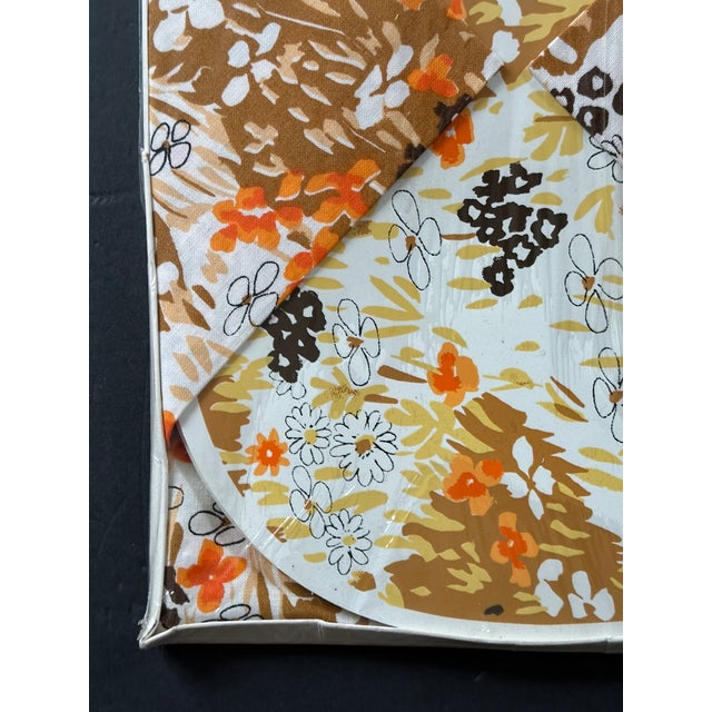 Vera Neumann 1960s Modern Vera Neumann Vinyl Placemats With Linen Napkins Set - 8pcs For Sale - Image 4 of 8