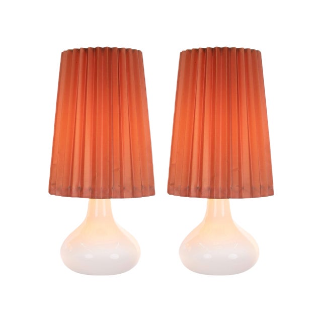 White Holmegaard Glass Table Lamps by Kyllä Svanlund, 1960s, Denmark, Set of 2 For Sale