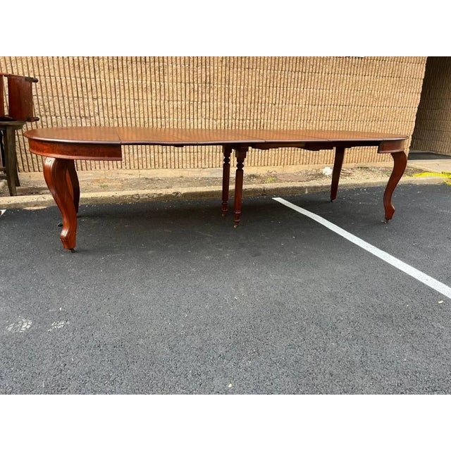 Antique Early 20th Century Victorian Style Carved Mahogany Round Dining Table With 4 Leaves For Sale - Image 4 of 10
