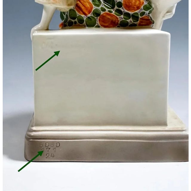 Art Deco Seated Pierrette Figurine with Lute by W. Thomasch for Goldscheider, 1920s For Sale - Image 4 of 6