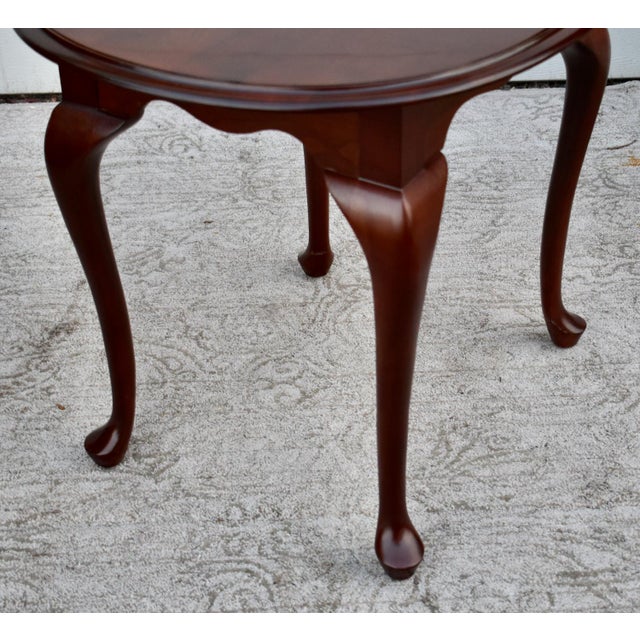 1990s Vintage Ethan Allen Quenn Anne Style Oval Cherry Side Table For Sale - Image 5 of 11