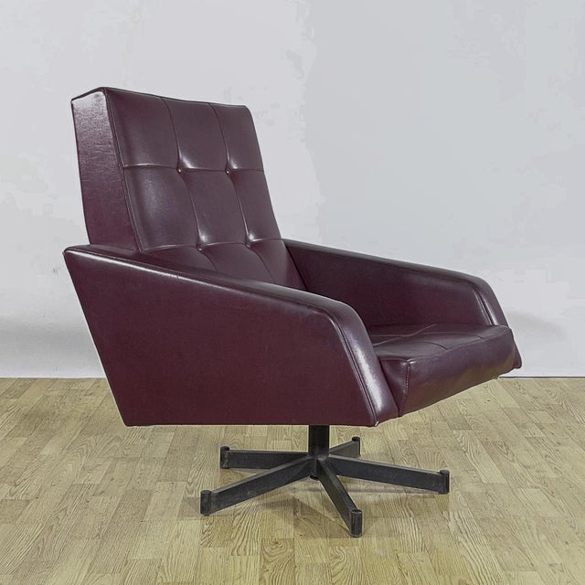 Rockabilly Burgundy Faux Leather Swivel Lounge Chair, 1950s For Sale - Image 3 of 9