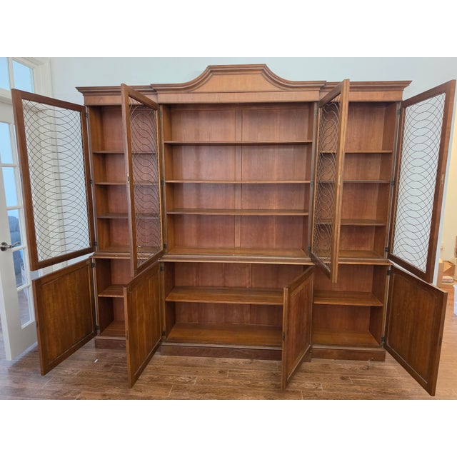 1900-1909 Georgian Style Mahogany Breakfront - Display Hutch For Sale - Image 4 of 11