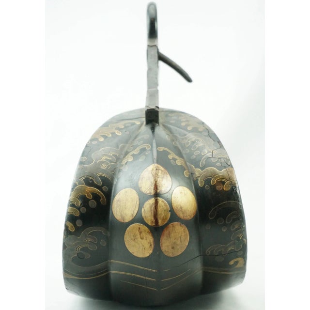 Metal 18th Century Japanese Edo Period Lacquered Samurai Iron Stirups - a Pair For Sale - Image 7 of 8