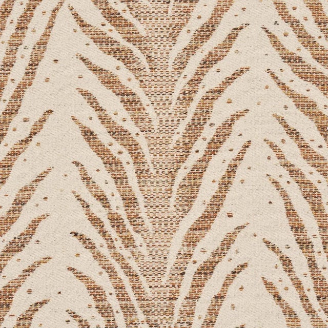 Contemporary SAMPLE - Schumacher x Celerie Kemble Creeping Fern Fabric In Biscuit For Sale - Image 3 of 4