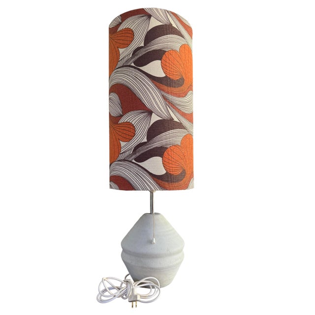 Vintage Modernist Ceramic Gourd Table Lamp With Burnt Orange Graphic Cylinder Shade For Sale - Image 4 of 8