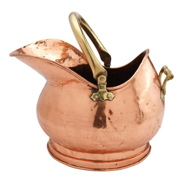 Helmet Shaped Copper Coal Hod on a Circular Footed Base, 1800's For Sale