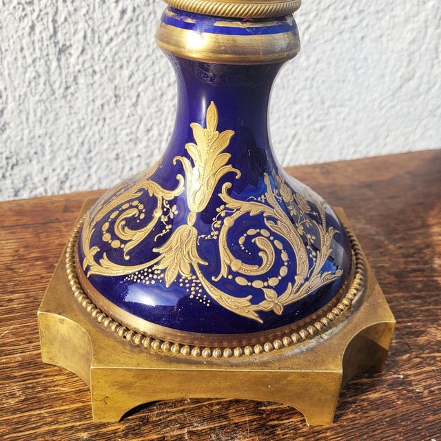 Large 19th Century Vase in Porcelain and Bronze For Sale - Image 11 of 18