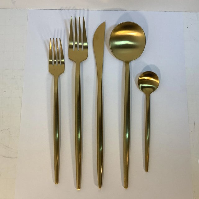 Contemporary Gold Finish 18/10 Stainless Flatware 5-Pc Place Setting - 20 Pcs, Service for 4 For Sale - Image 10 of 10